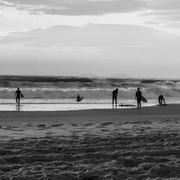 Entrevista local a Ivan Bueno, surfista a Second Wave School - episode art