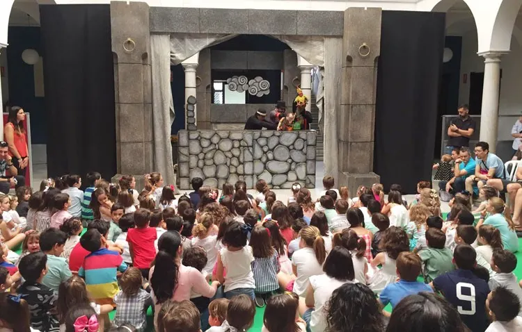 La delegada de Cultura desvela en COPE Utrera (98.1FM) todos los detalles sobre el Festival de Títeres