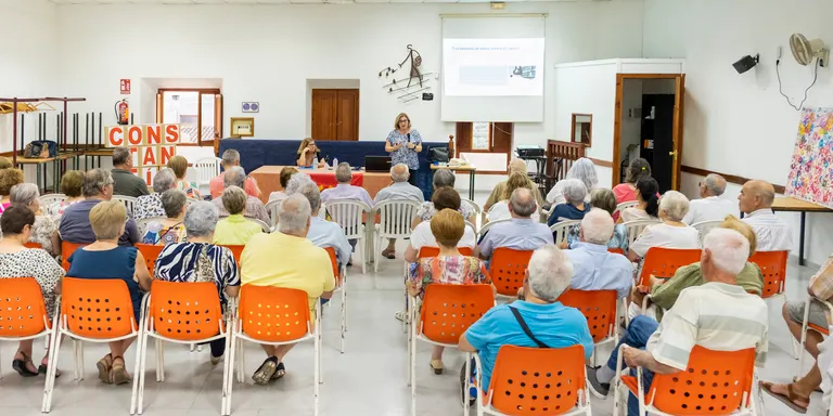 Les Aules d’Extensió Universitària per a la Gent Gran a Constantí dediquen el cicle de conferències de novembre al talent local