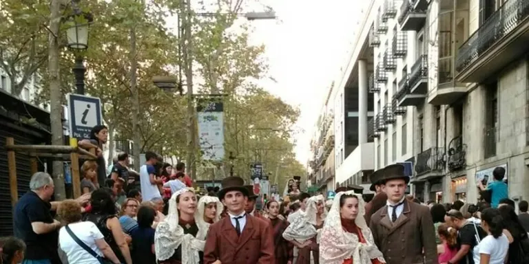 Els Gegants i l’Esbart Dansaire de Rubí participen a la Cavalcada de la Mercè