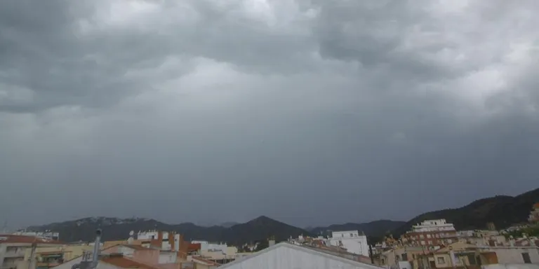 Forts ruixats a Pineda, i al Montnegre va caure una calamarsada