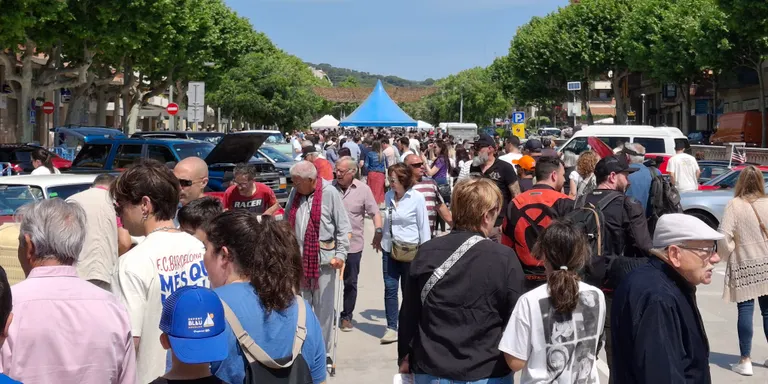 Arenys acull la vuitena trobada de cotxes i motos americans