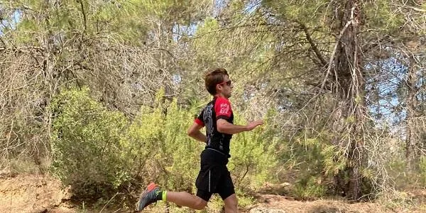 El corredor Marc Llebaria reforça el lideratge de la Trail Series Costa Daurada amb la 2a plaça a la Trail Ermites