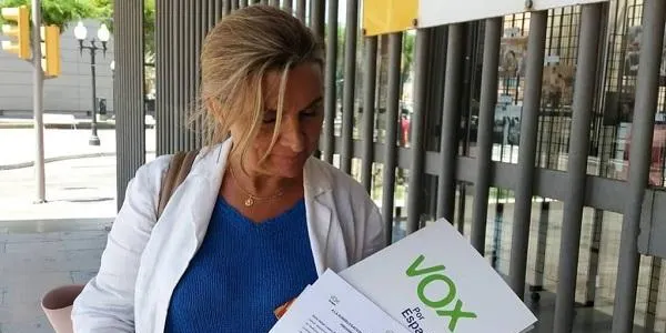 Vox denuncia l’Ajuntament d’Altafulla per la retirada de la bandera espanyola de la façana del consistori