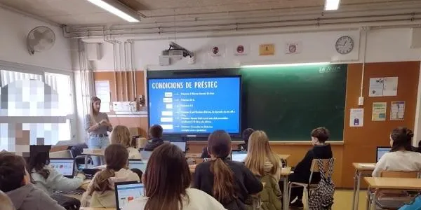 La Biblioteca d’Altafulla realitza formacions sobre la ‘BiblioDigital’ als alumnes de l’Institut d’Altafulla