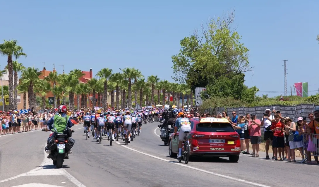 L’Ajuntament posa a disposició 60 banderoles del Tour de França
