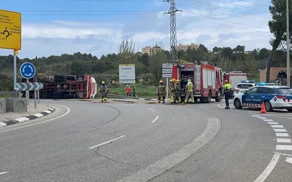 Activat durant 6 hores el pla TRANSCAT a Altafulla per l’accident d’un camió cisterna