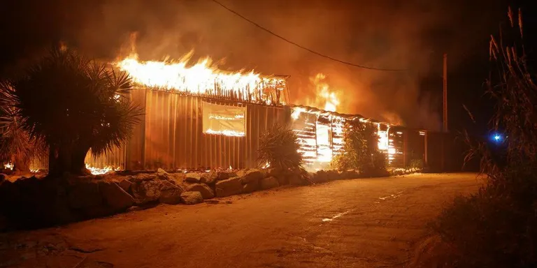 Un incendi ha cremat les instal·lacions del club de country de l’hípica Rosell