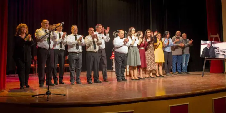 Al voltant d'unes 1.000 persones van veure l'obra de teatre Toc, Toc
