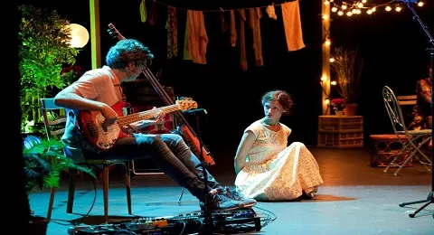‘LOS VISITANTES’, UN NOVEDOSO ESPECTÁCULO CON REFLEXIONES, DIÁLOGOS, HUMOR Y MÚSICA