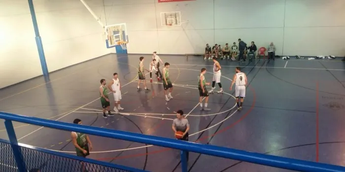 El sènior A de l’Arenys Bàsquet perd a la pista del Barberà