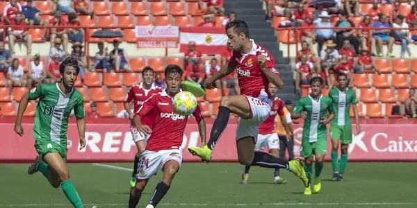 El Nàstic afronta un test exigent a Cornellà