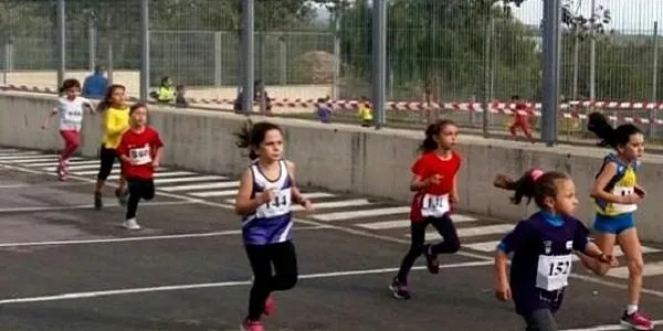 730 infants d’arreu de la comarca participen al VII Cros El Roquissar d’Altafulla