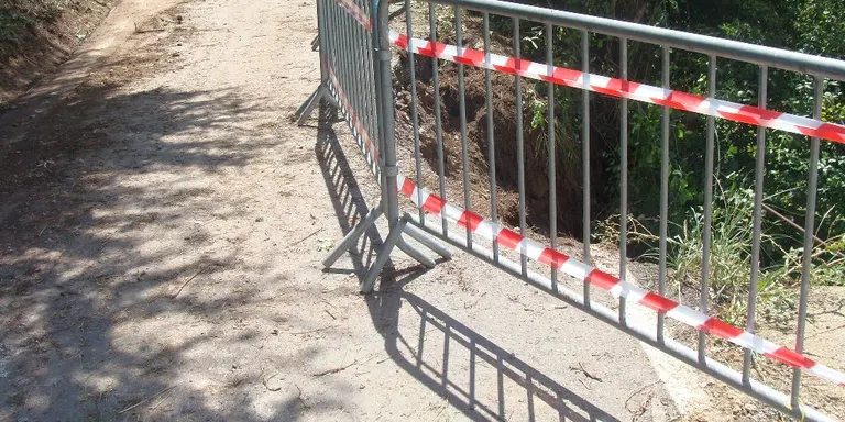 El camí de la Bastida d'Hortons pateix una esllavissada