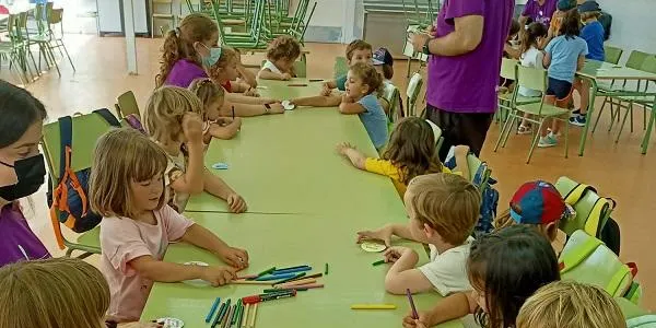 El casal d’estiu ‘Gaia i les boles de Drac’ de Viu Lleure arranca amb una quarantena d’infants