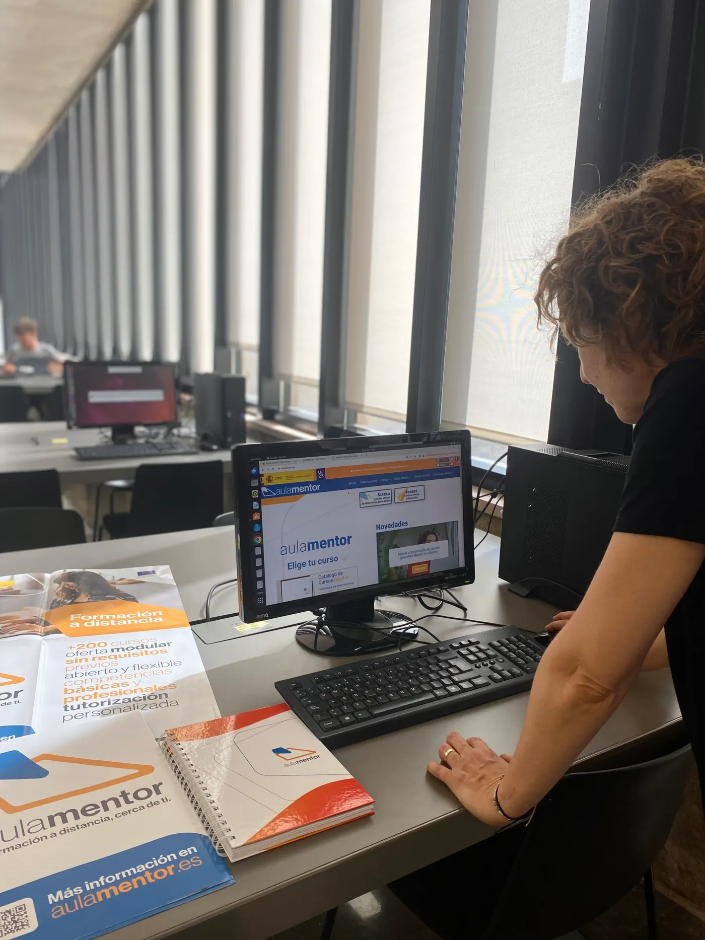 La biblioteca amplia els seus serveis de formació a distància amb una Aula Mentor