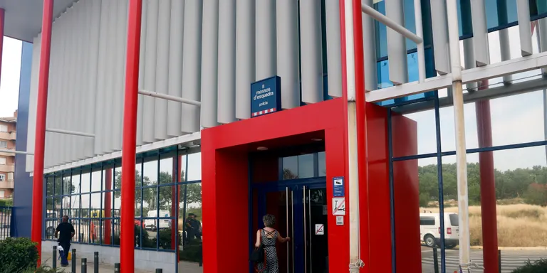 Els Mossos investiguen la mort d’un home que va ser agredit la setmana passada a Lleida mentre passejava els seus gossos