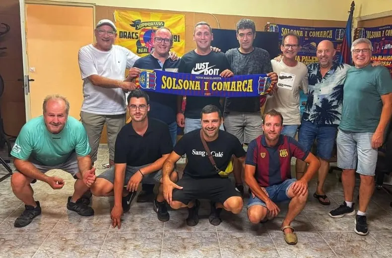 Jordi Sendarrubias passa el relleu de la Penya Barcelonista de Solsona i Comarca a Gerard Vilanova