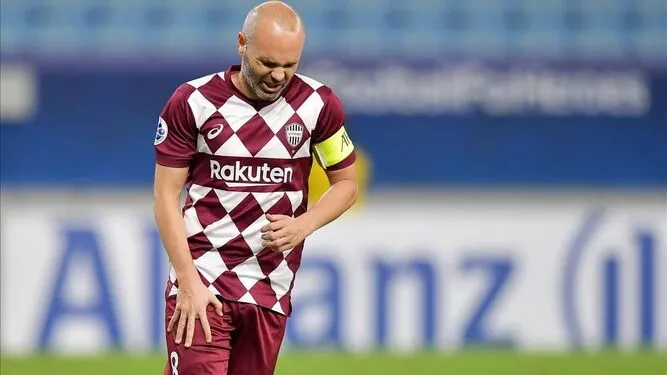 Andrés Iniesta, operat a Barcelona, estarà quatre mesos de baixa