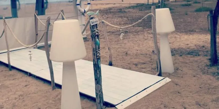 Les primeres guinguetes de la platja del Cavaió inicien temporada amb bones sensacions