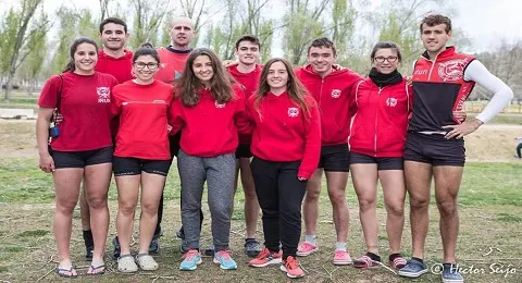 CUATRO REMEROS/AS DE SANTIAGOTARRAK BM CON LA SELECCION ESPAÑOLA