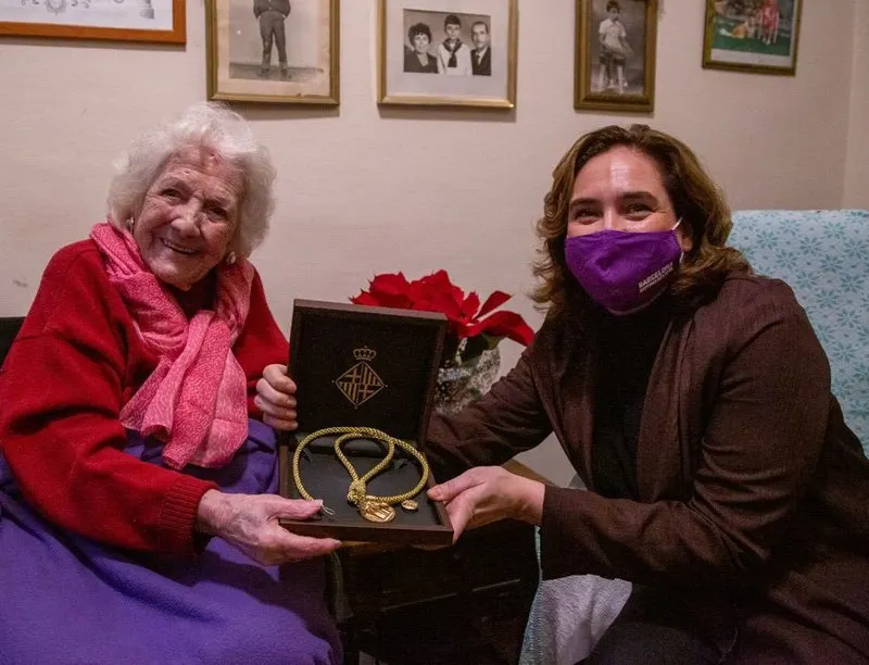 Encarna Hernández rep la medalla d'or al mèrit esportiu