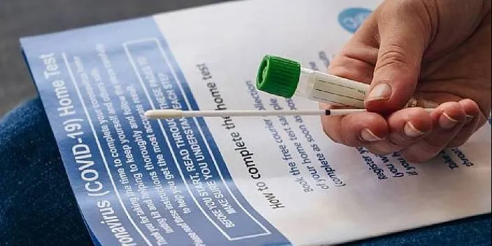 Infants i monitors dels casals d'estiu de lleure i esportius ja poden anar a la farmàcia a fer-se un test d'antígens