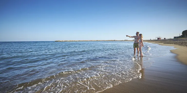 Cambrils revalida les quatre Banderes Blaves que acrediten la qualitat de les seves platges