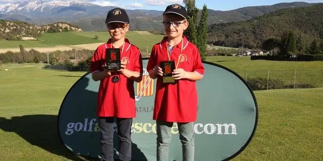 Dos joves del Col·legi La Salle, guanyadors del Hàndicap del III Torneig Golf a les Escoles