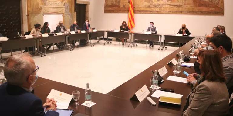El Govern fa "front comú" amb les entitats culturals i de l'audiovisual en defensa de la llengua