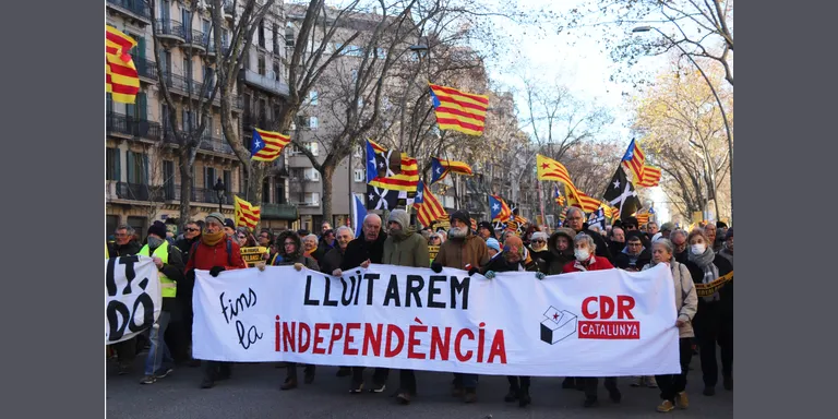 Tensió i alguns cops de porra en la marxa dels CDR a plaça Catalunya