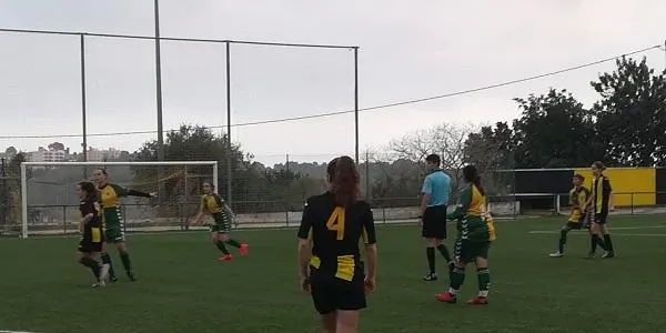Les abelles cauen davant el Constantí en un dels millors partits de la temporada (2-3)