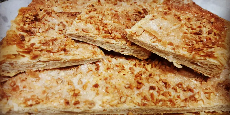 La coca, el cava i els petards, tradició per Sant Joan