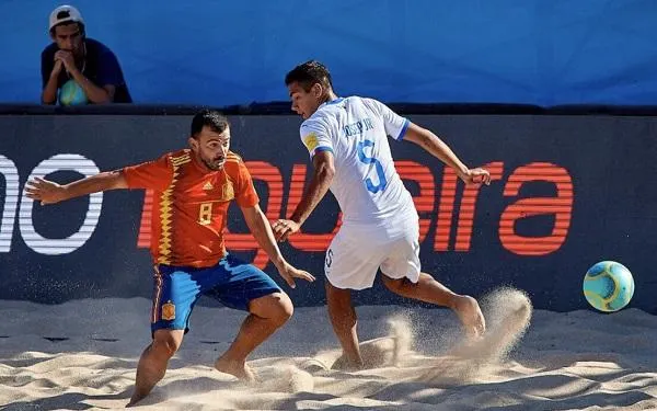 La Selecció Espanyola de futbol platja convoca a Llorenç Gómez i Adrián Frutos per a la concentració prèvia a la Lliga Europea