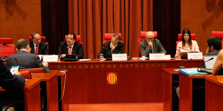 L’oposició carrega contra Elena per portar “inestabilitat” al cos dels Mossos amb la destitució d’Estela