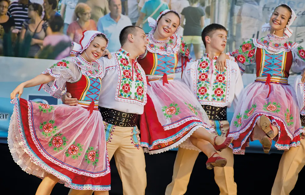 Arrenca el VIII Festival Internacional de Grups Corals i Folklòrics