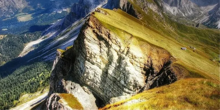 “Dolomites i alguna cosa més” i “Ama Dablan” tanquen el Cicle d’audiovisuals de muntanya