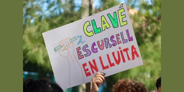 Convocada vaga el 21 d'octubre al sector educatiu públic de Ripollet contra la proposta de fusionar dues escoles