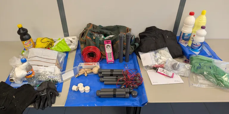 Els Mossos detenen un home per fabricar i col·locar dos artefactes explosius en oficines públiques a la Seu d'Urgell