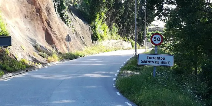 Policia Local i Mossos treballen un operatiu de control per evitar les altes velocitats a la zona de les 4 carreteres