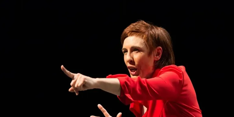 Luciana A. i Héctor G. veuran gratis l’obra “Deesses” al Teatre Municipal La Sala