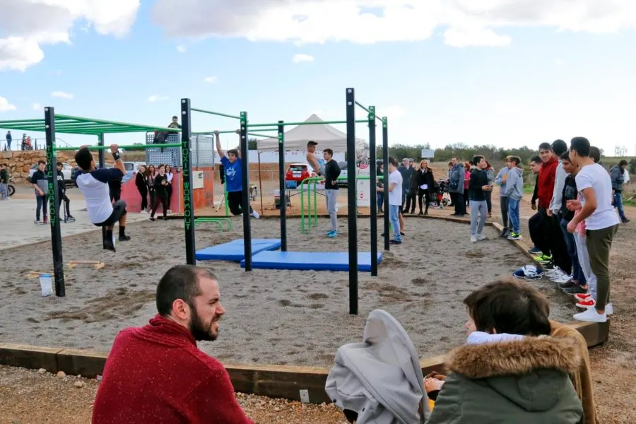 Valls estrena el parc de barres amb activitats d’Street Workout