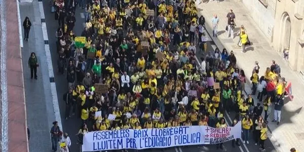 Continuen les protestes del professorat durant tota la setmana arreu del país