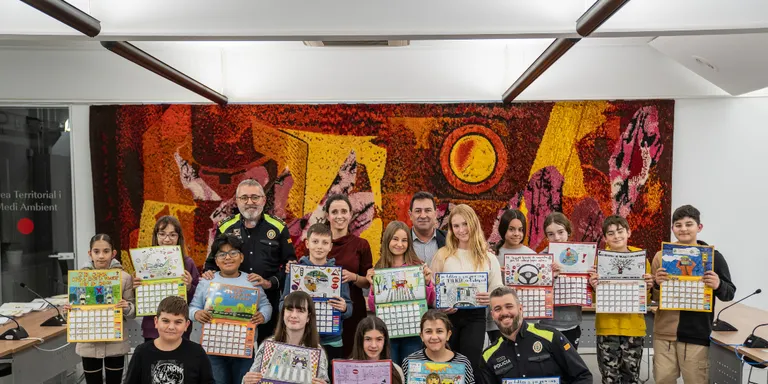 El nou Calendari d'Educació Viària mostra els dibuixos guanyadors dels infants de Pineda
