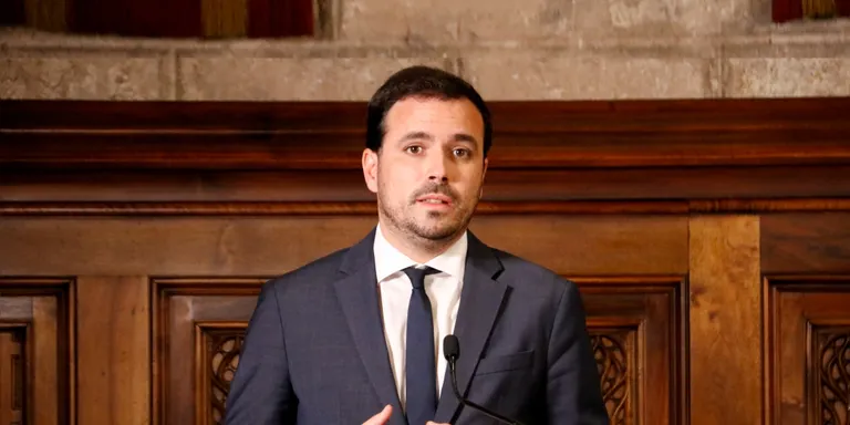 Garzón anuncia un decret per prohibir publicitat dirigida a menors de 16 anys d'aliments com pastissos o gelats