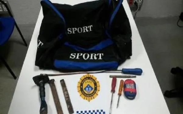 Detenen un home per intentar robar en dues cases de Torredembarra