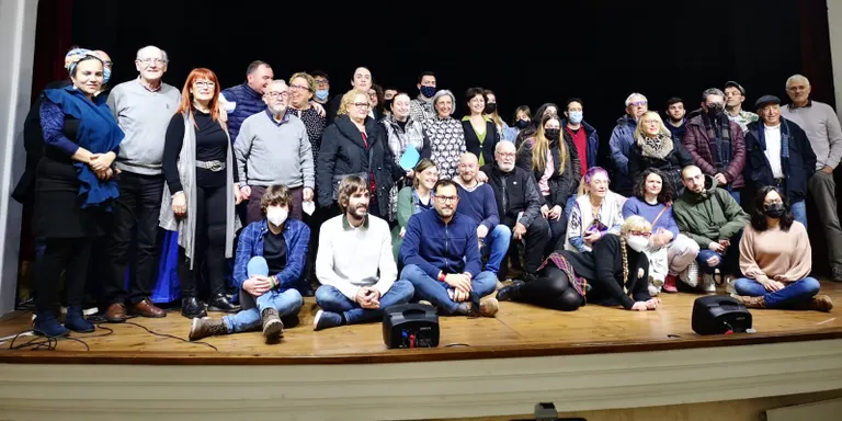 El ple aprova per unanimitat una moció per rebutjar el tancament de línies de P3