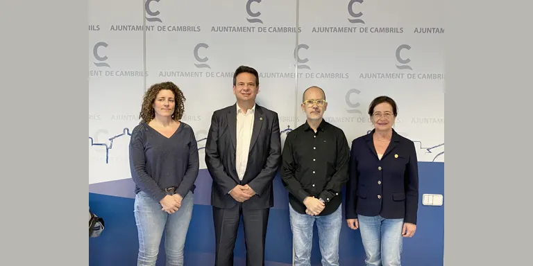 L’Ajuntament de Cambrils signa un conveni per donar servei a les persones sordes o sordcegues