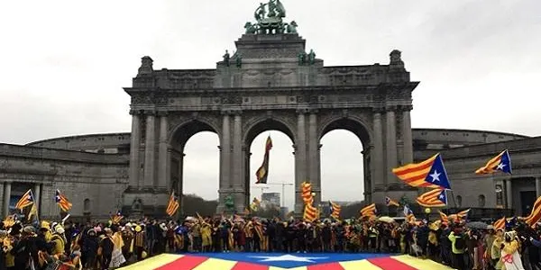L’independentisme omple de groc els carrers de Brussel·les