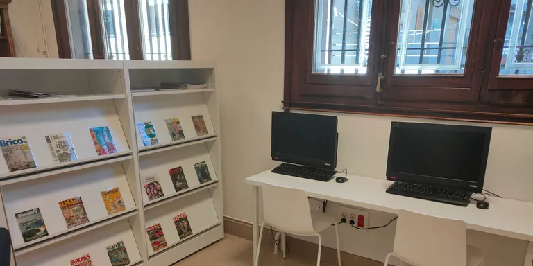 La biblioteca municipal de St. Llorenç reobre avui després de fer reformes i amb un fons bibliogràfic renovat